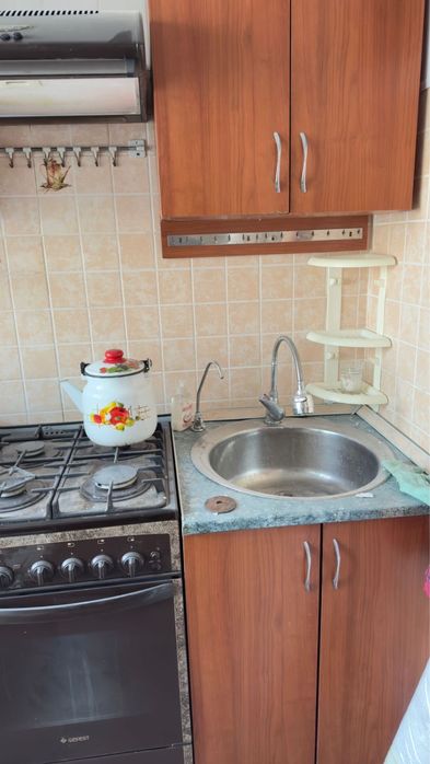 Отдам кухню срочно