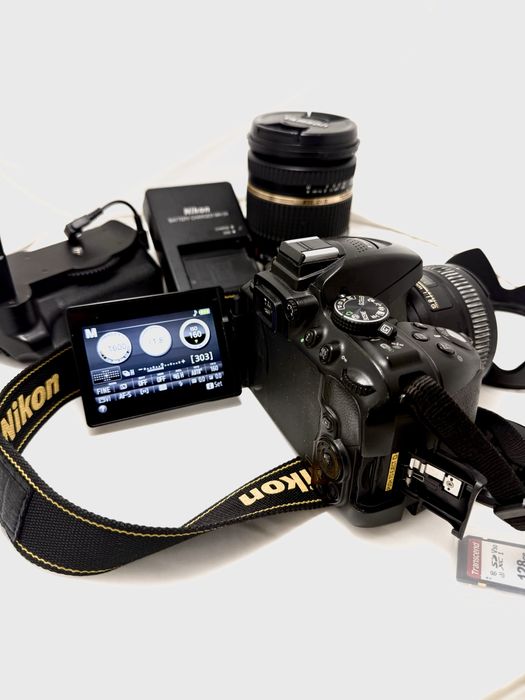 Nikon D5300 + 50mm 1.8G + Tamron 17-50 F2.8 +зарядно и грип