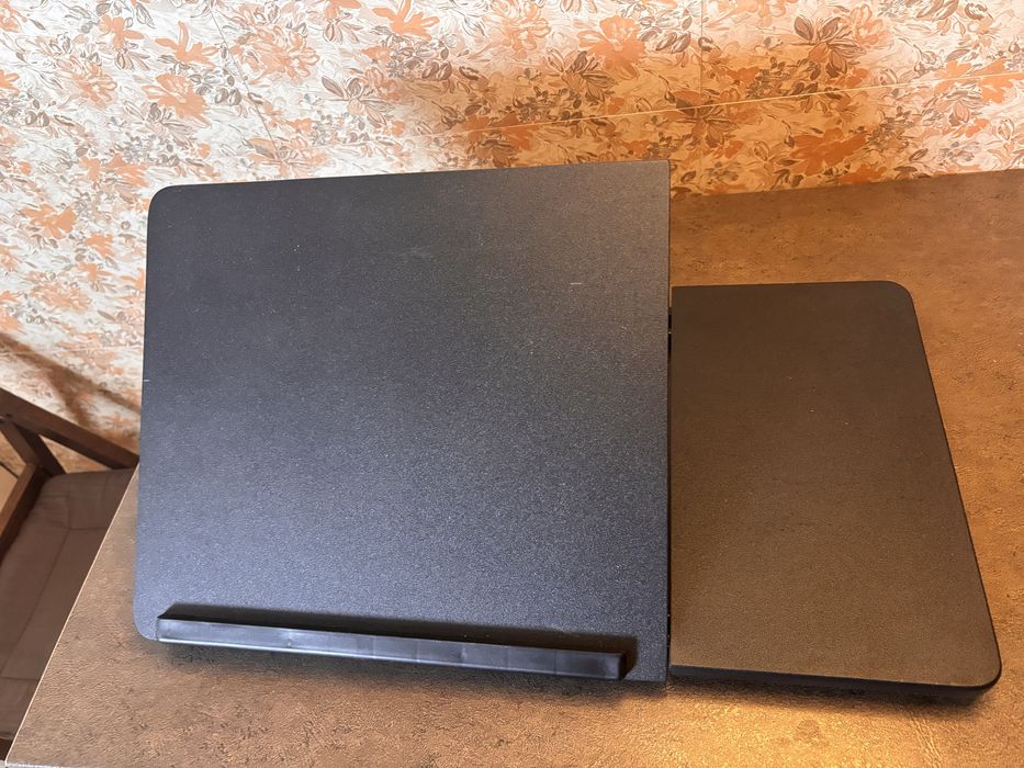 Masuta laptop in stare buna