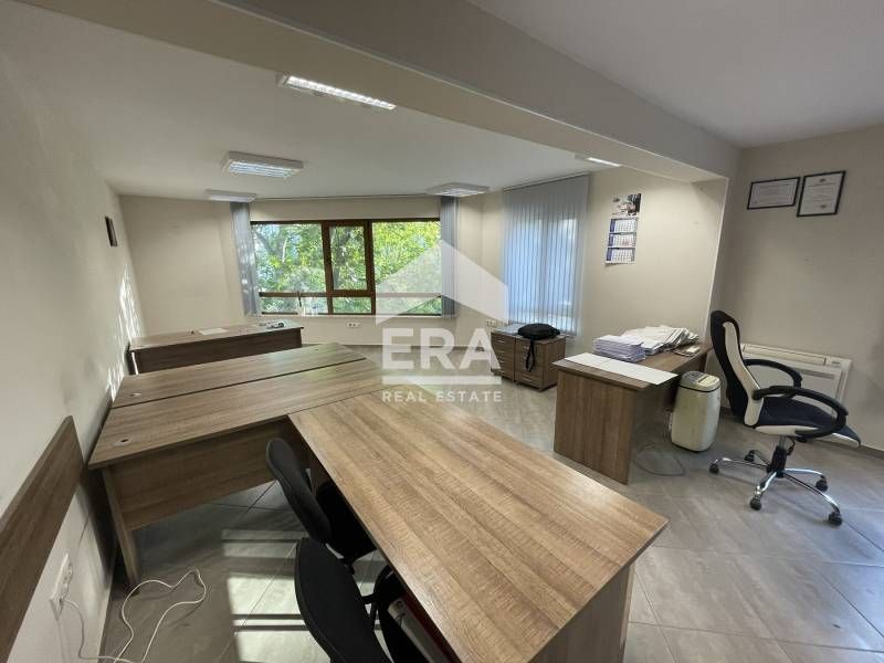 Продава се Офис в Варна, Базар Левски - 78 кв.м за 2821 €/кв.м - Снимка #2