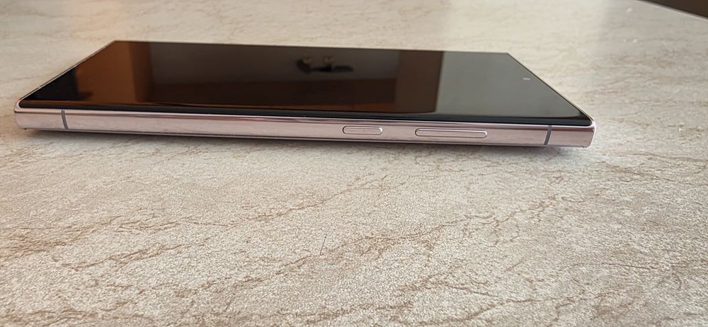 Продавам Samsung s23 ultra