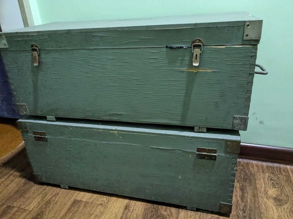 Деревянный ящик с крышкой и ручками