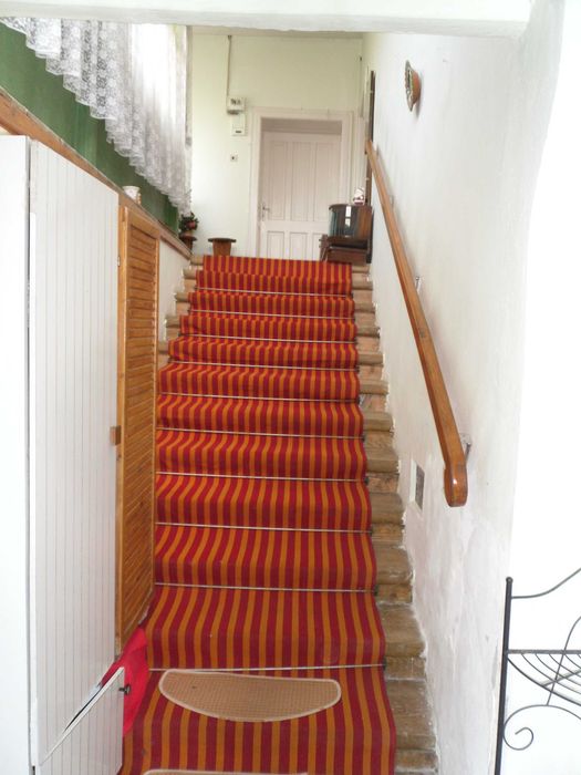 Casa / gospodarie saseasca in sat Bunesti, judet Brasov. Pe drumul spre Viscri