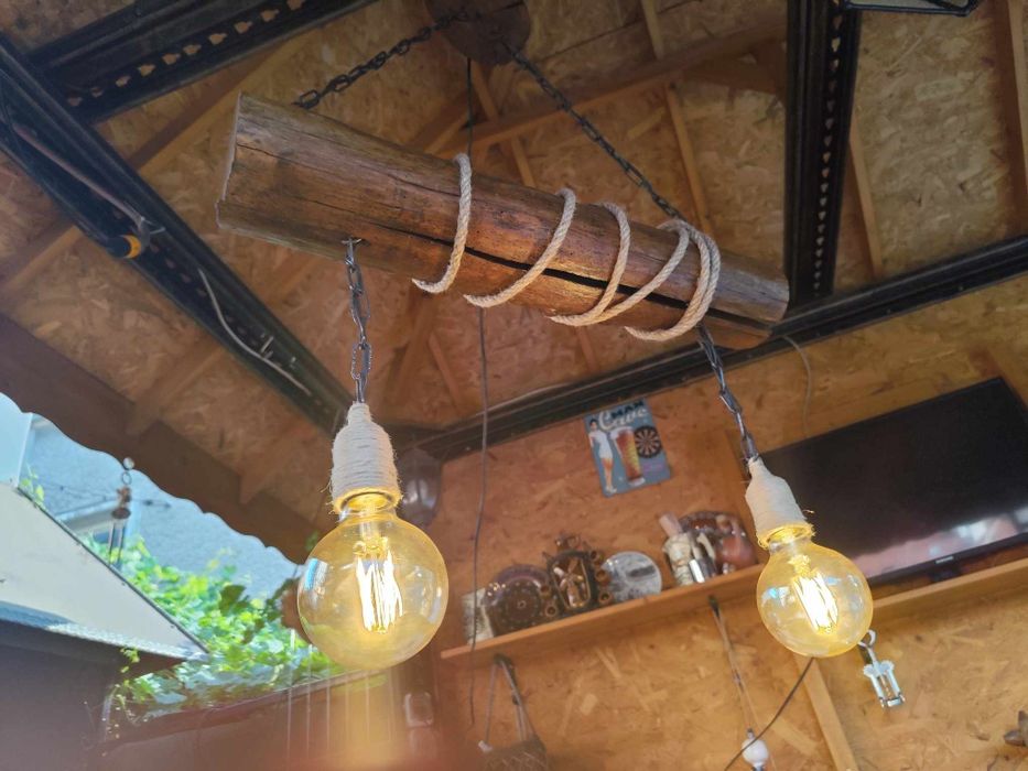 Дървена лампа рустикален стил