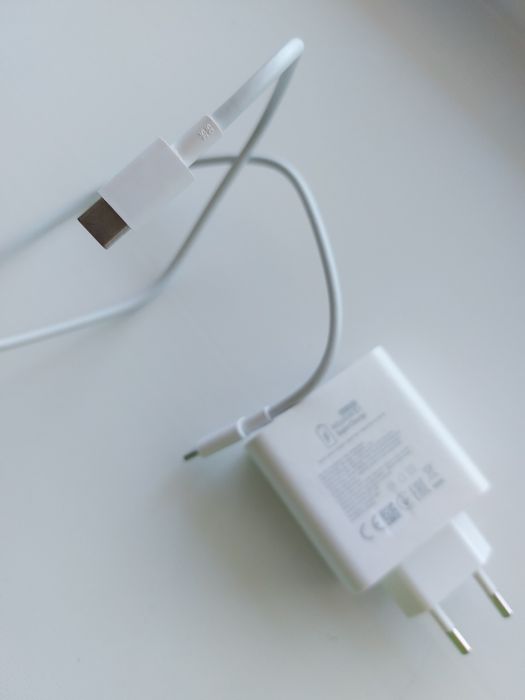 Huawei SuperCharge 100W адаптер питания