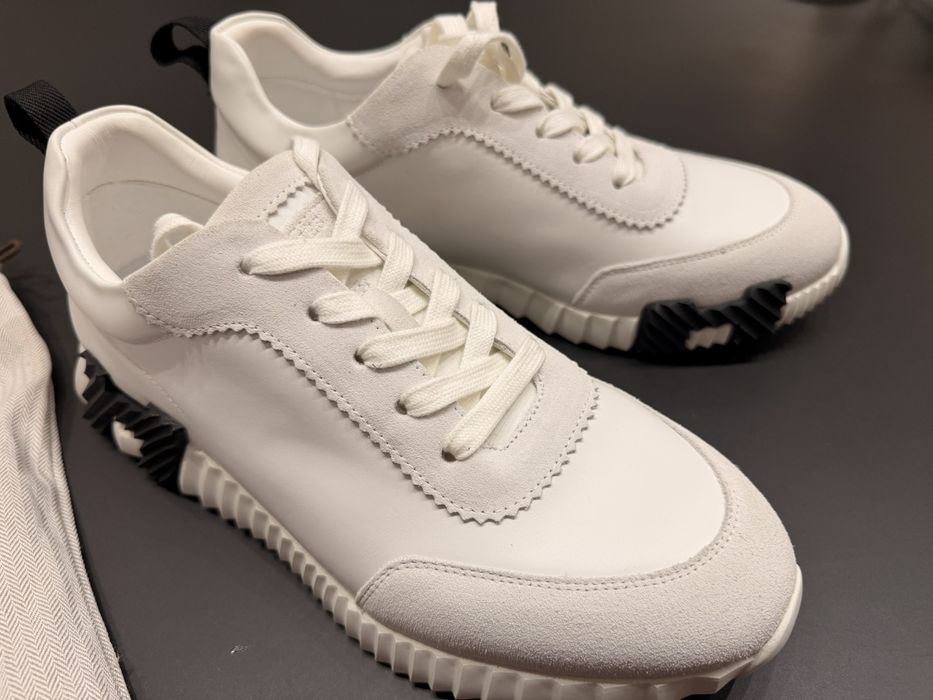 Уникални бели Маратонки