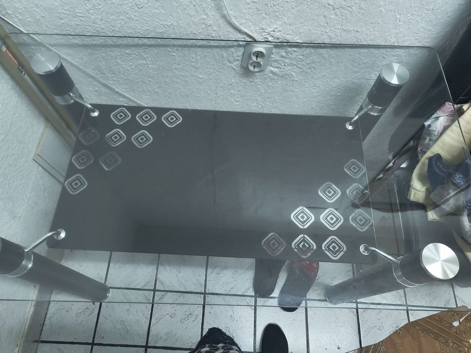 Маса и четири стола