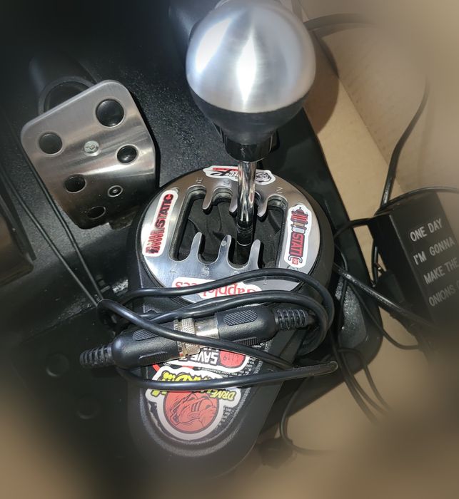 Logitech g923 със скорости Th8a shifter