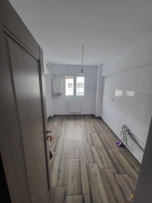 3 camere decomandat Mioritei