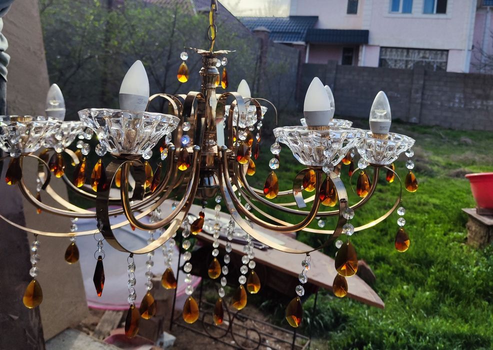 Люстра продам срочно