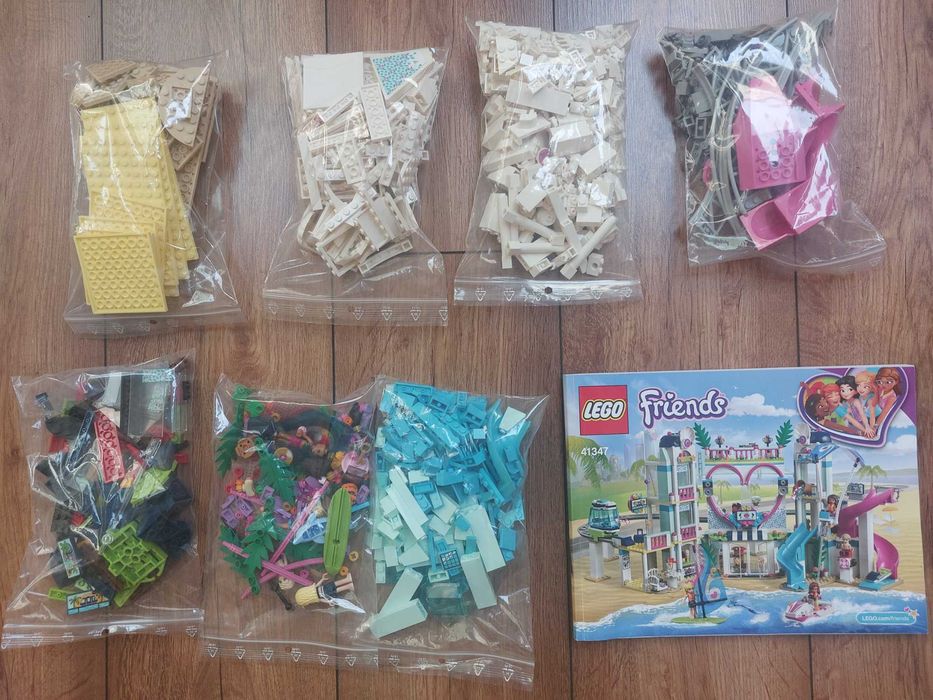 LEGO Friends 41347 Statiunea din Heartlake + LEGO Friends 41361 GRATIS