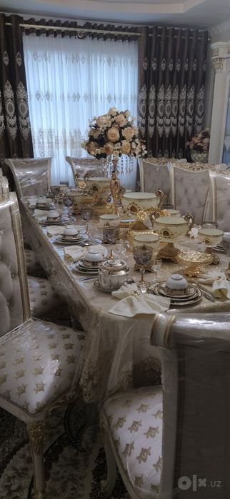 С бонусом.Продается стол и 12 стульев