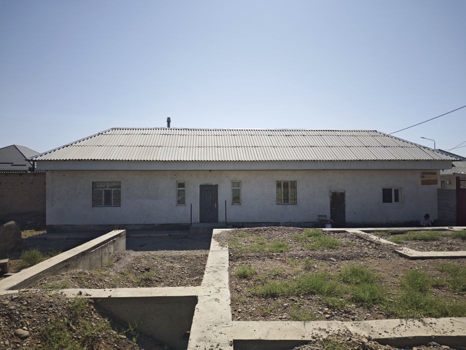 Жер үй сатылады.