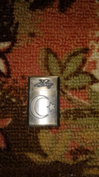 Зажигалка газовая