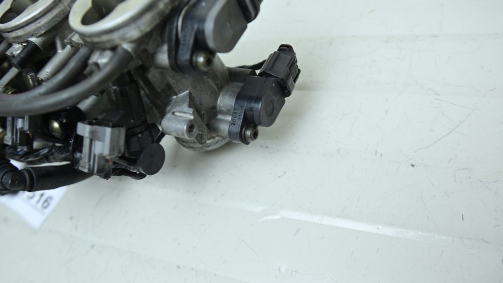 Rampa De Injectie cu TPS uri  Kawasaki Z750 2004 - 2006