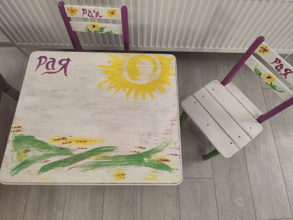 Детски дървена маса и столчета