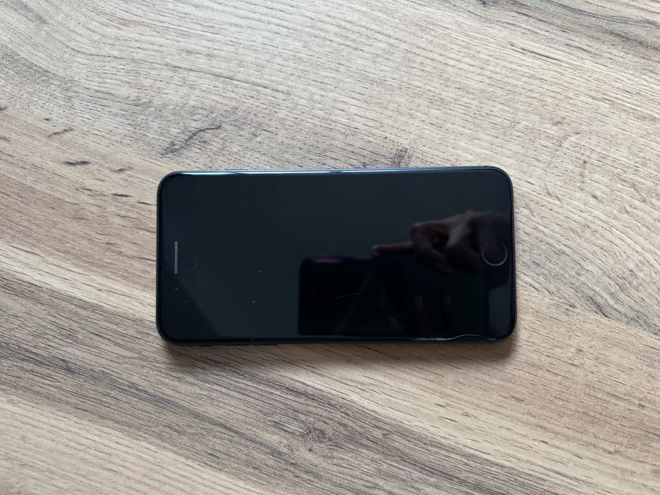 Продам Iphone 7 plus