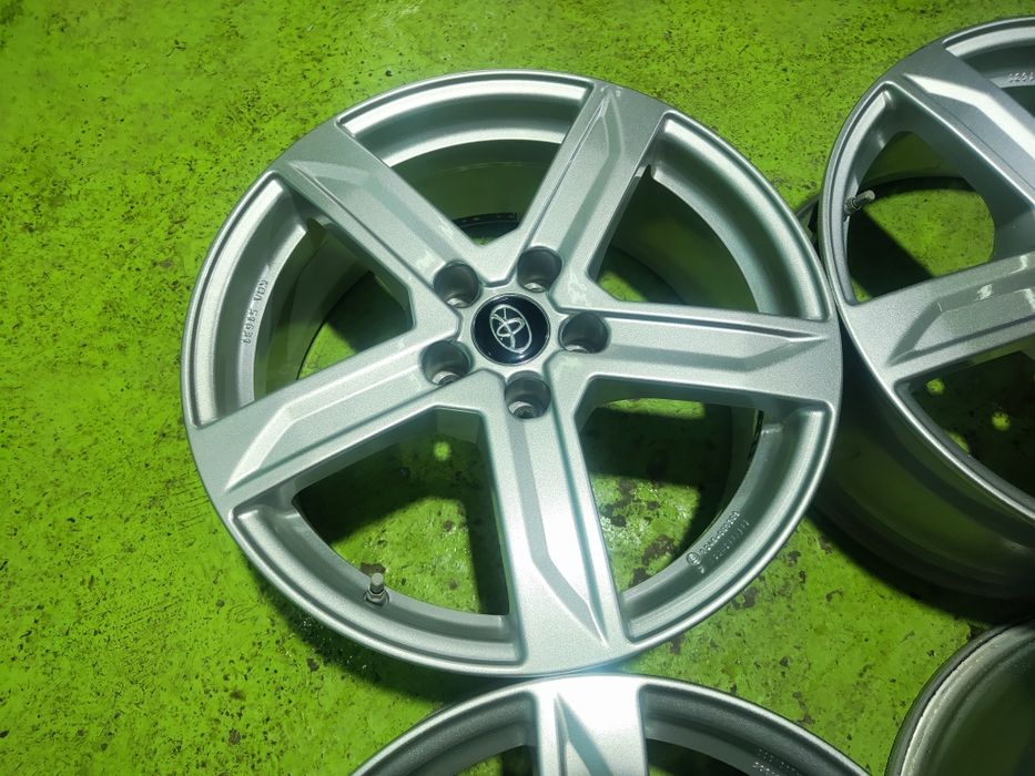 18 5x114.3 Toyota лети джанти 5х114.3 тойота