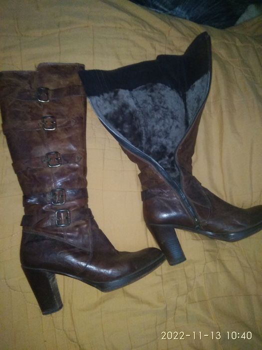 Сапоги женские б/у. Теплые . Кожа , мех  натуральный.
