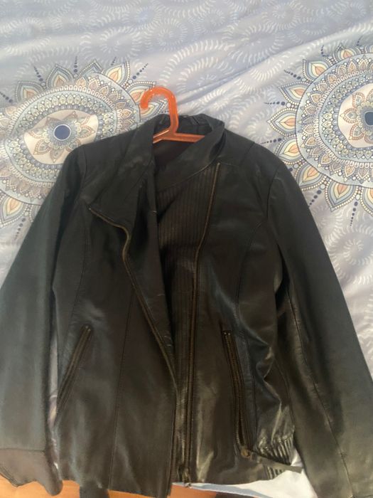 Geaca de piele naturală