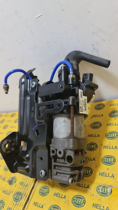 Compresor aer perne suspensie BMW 7 G11 G12 G70 I7 6895101