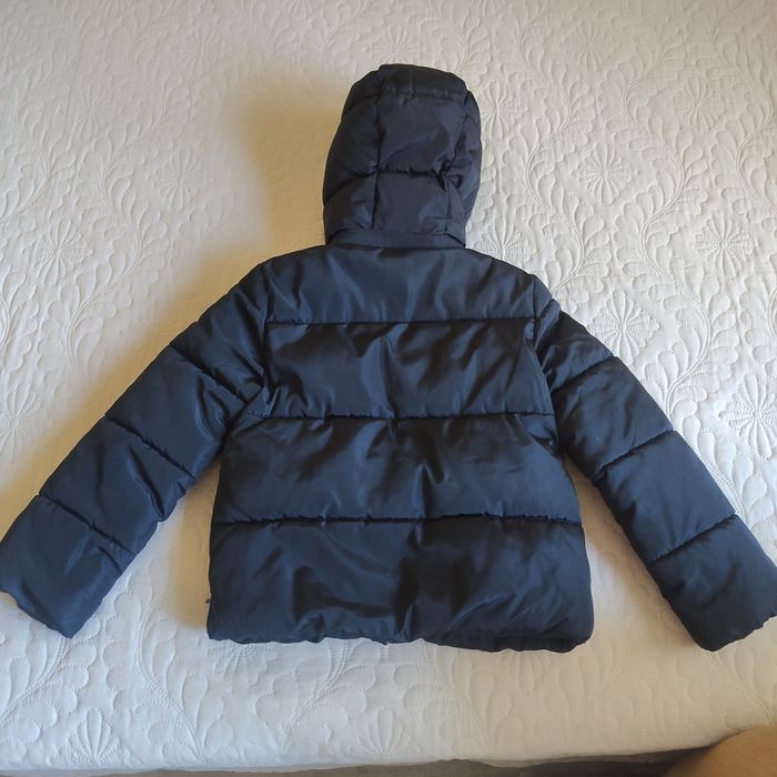 Яке за момиче Guess