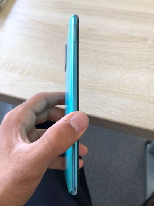 Samsung galaxy A51 64 xotira hch qayeri almashmagan iphone 8+,xs abmn