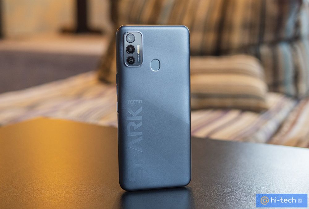 Продам свой Tehno Spark 7 32gb Мокрый в идеальном состаяние