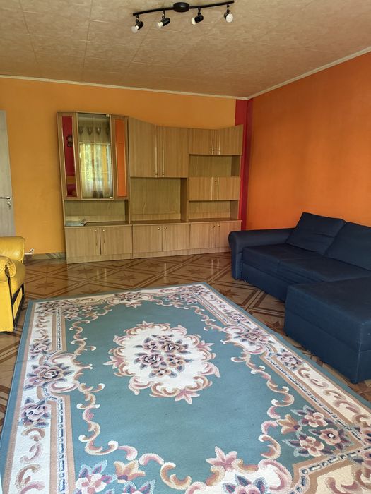Apartament 3 camere decomandat de inchiriat in cartier Nioua