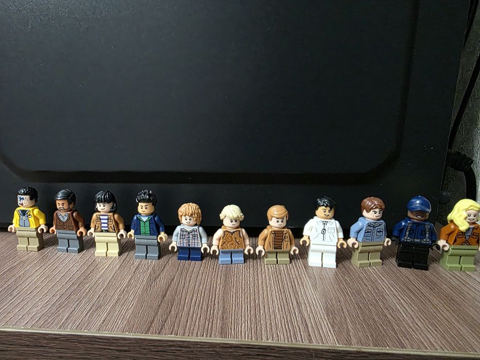 Фигурки Lego по jurassik world и marvel