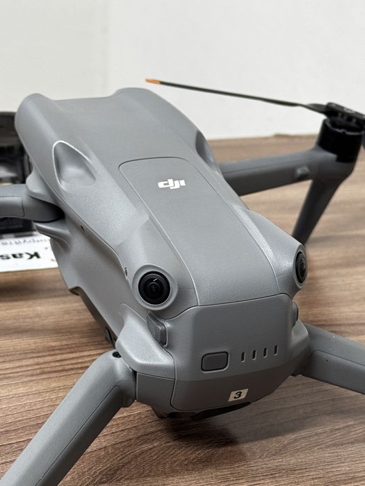Продам дрон DJI AIR 3 fly more combo RCn2