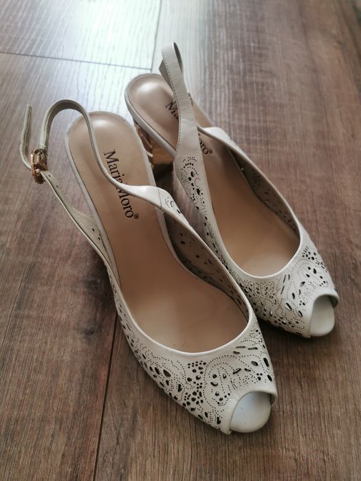 Кожаные босоножки