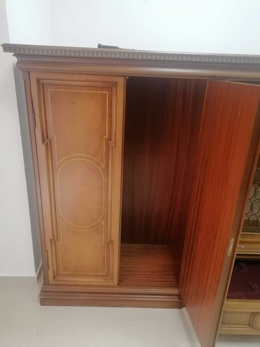 Мебели от масивно дърво, скрин секция шкаф