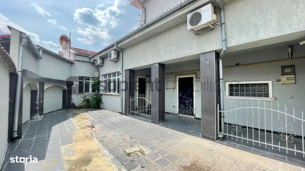 Casă ideală pentru familie, 263 mp cu garaj in Calea Aradului