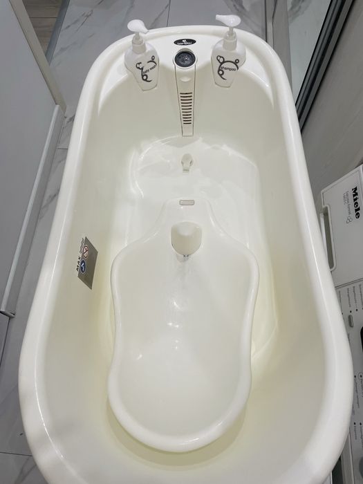 Бебешка вана със стойка