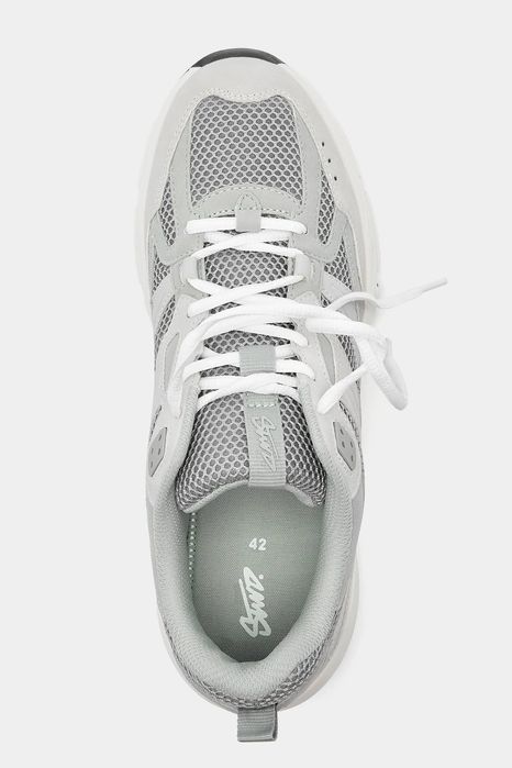 Нови маратонки на Pull and Bear