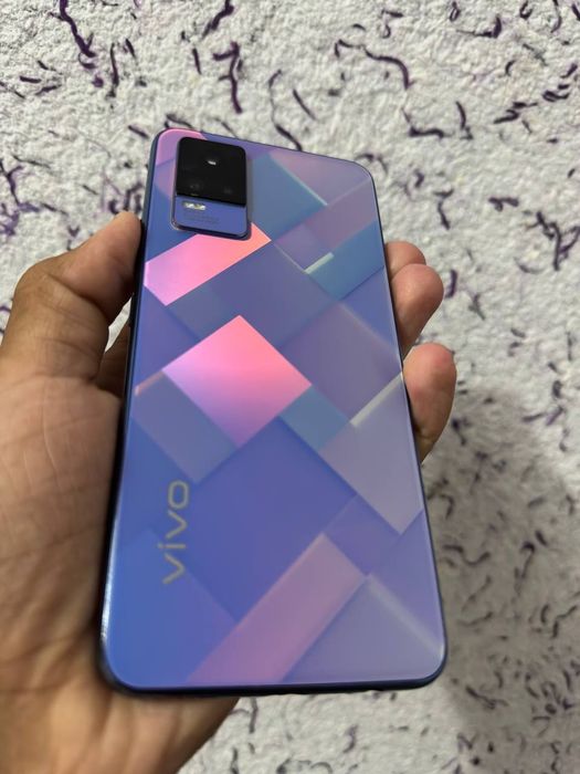 Vivo V21 e
Barmoq izi ekranda Quylay va ju