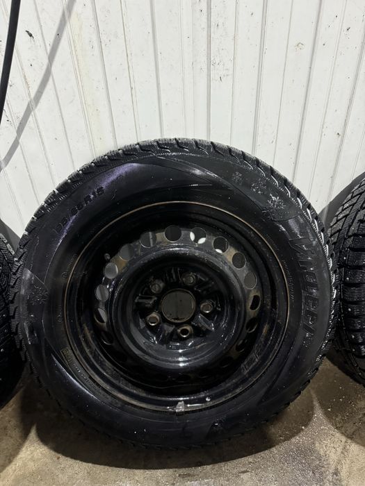 Продам диски с зимней резиной