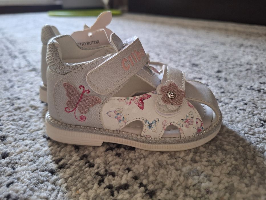 Sandale fetita cu fluturi su sclipici