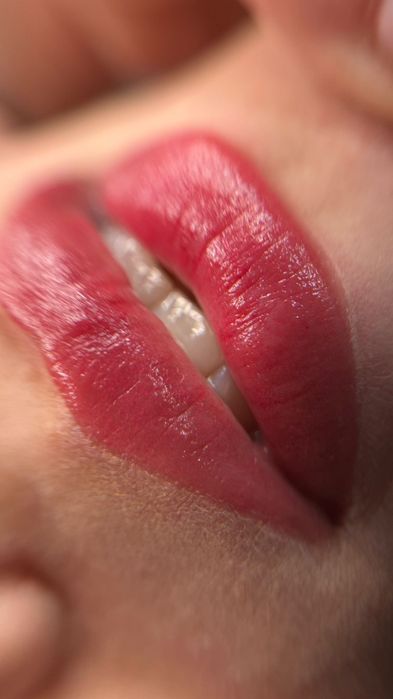 (Micropigmentare Cluj) Zona :sprâncene, buze, ochi