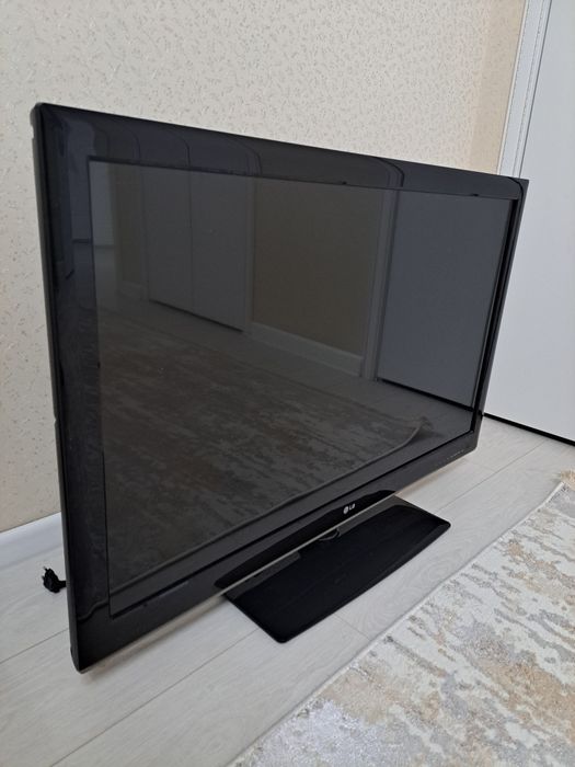 Продам телевизор LG