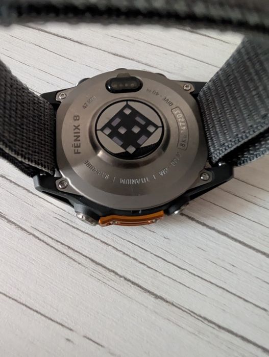 Ceas Garmin Fenix 8 Amoled Sapphire
