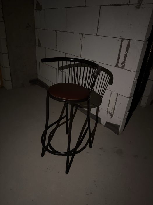 Продам барные стулья