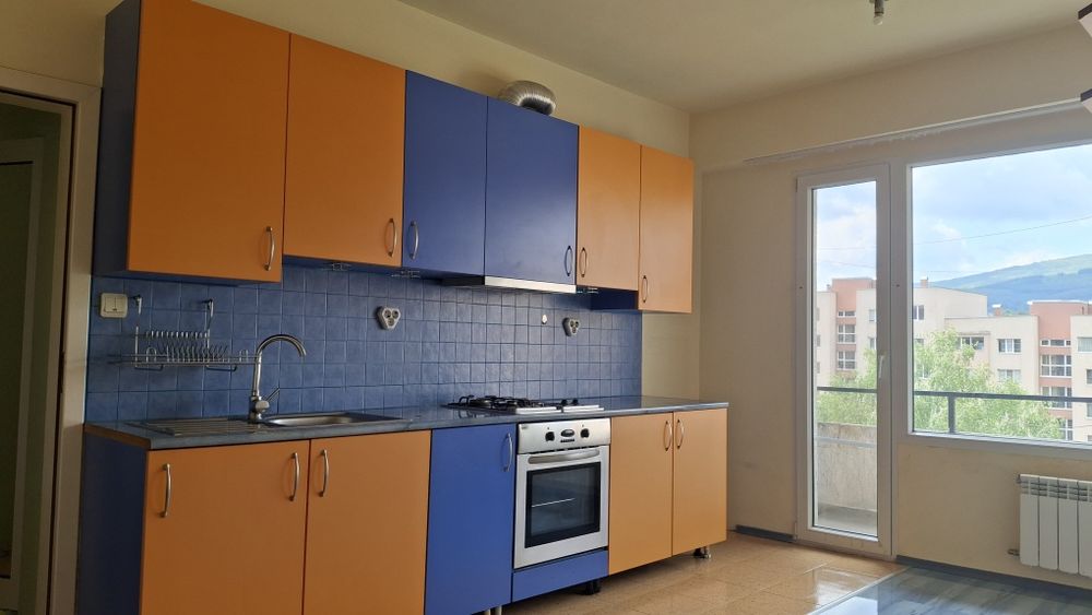 Дава се под наем Двустаен апартамент в Перник, Хумни дол - 60 кв.м за 229.5 € - Снимка #2