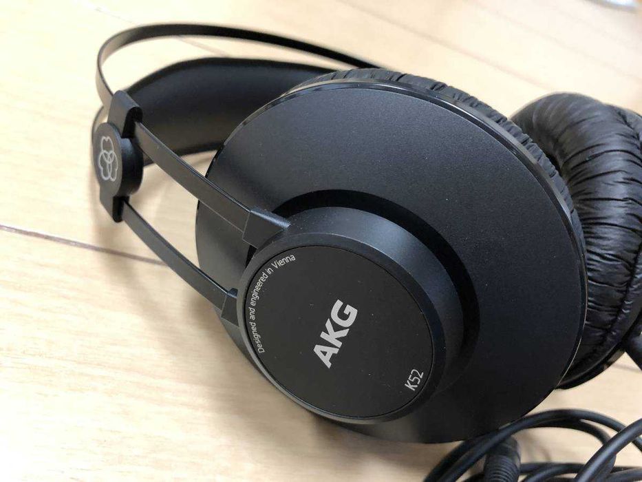 Наушники AKG K52 студийные ( мониторные )