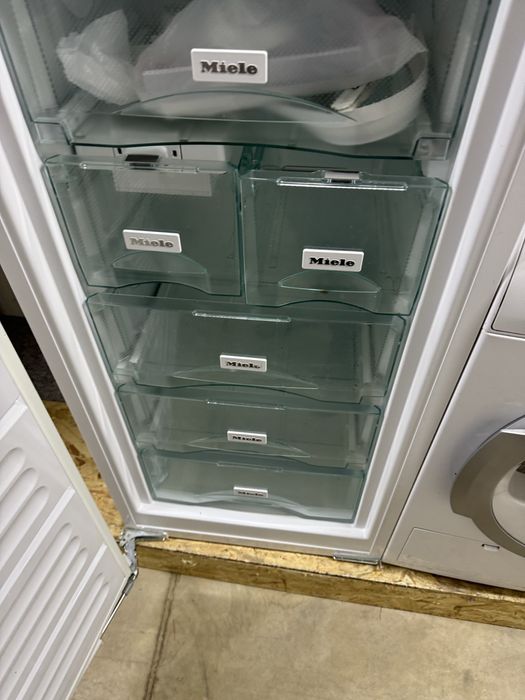 Фризер Miele за вграждане Нов A+++ Модел 2024 мостра GERMANY Гаранция