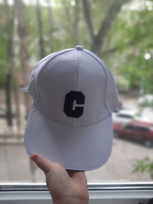 Кепки новые белые, черные