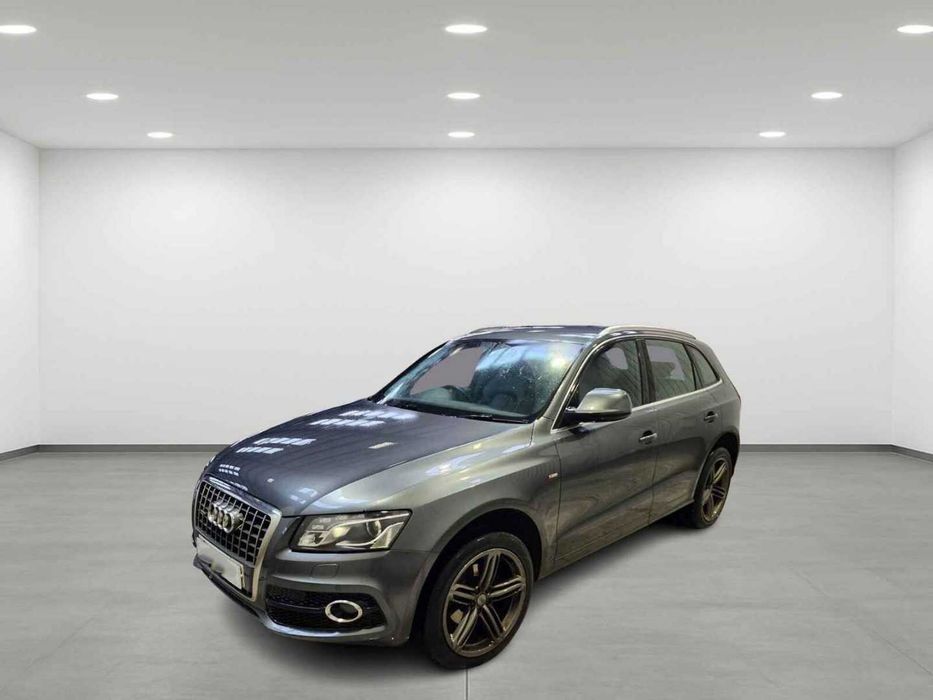 Dezmembrari dezmembrez Audi Q5 (8RB) 2.0 TFSI cod motor CNCD