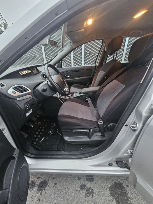 Vând renault grande scenic