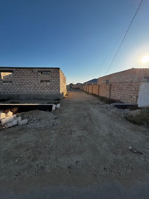 Жер үй сатылады.